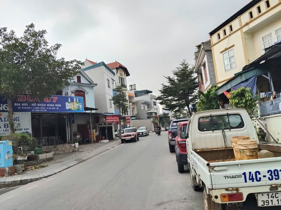 Nhà 3 tầng mặt đường EC Hùng Thắng 68m² giá 5.6 tỷ - Kinh doanh thuận lợi!