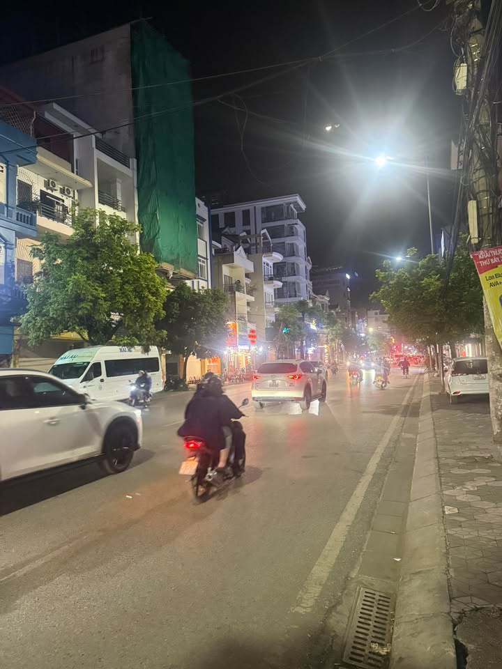 Nhà mặt đường Tô Hiệu, Lê Chân, 150m² giá 30.5 tỷ - Đầu tư sinh lời bền vững!