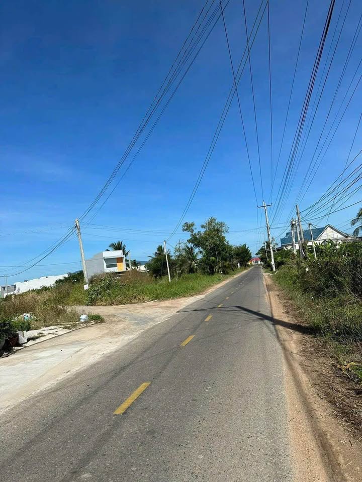 Đất mặt tiền đường nhựa Hàm Liêm 176m² giá 2.8 tỷ - Sổ đỏ chính chủ, hỗ trợ vay ngân hàng!