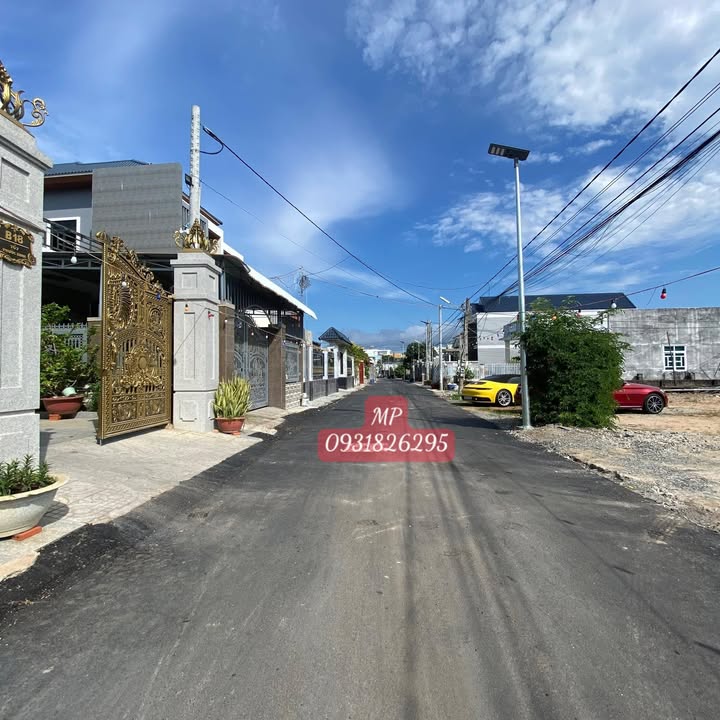 Nhà Phước Tỉnh, Long Điền 170.6m² giá 3 tỷ - Gần biển Long Hải, sân rộng đậu xe thoải mái!