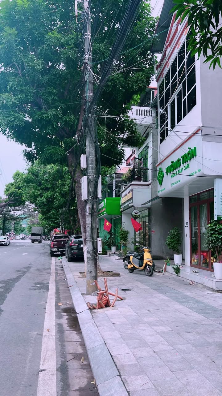 Nhà 2 tầng đường Ngô Quyền, Lào Cai 122m² giá 5 tỷ - Đang cho thuê kinh doanh đông đúc!