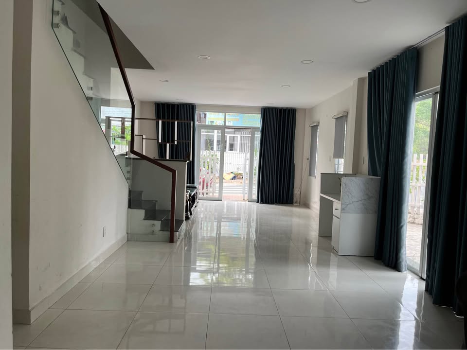 Nhà phố cho thuê khu dân cư Ecolake Mỹ Phước 2PN giá thỏa thuận - Tiện ích đầy đủ, phù hợp làm văn phòng