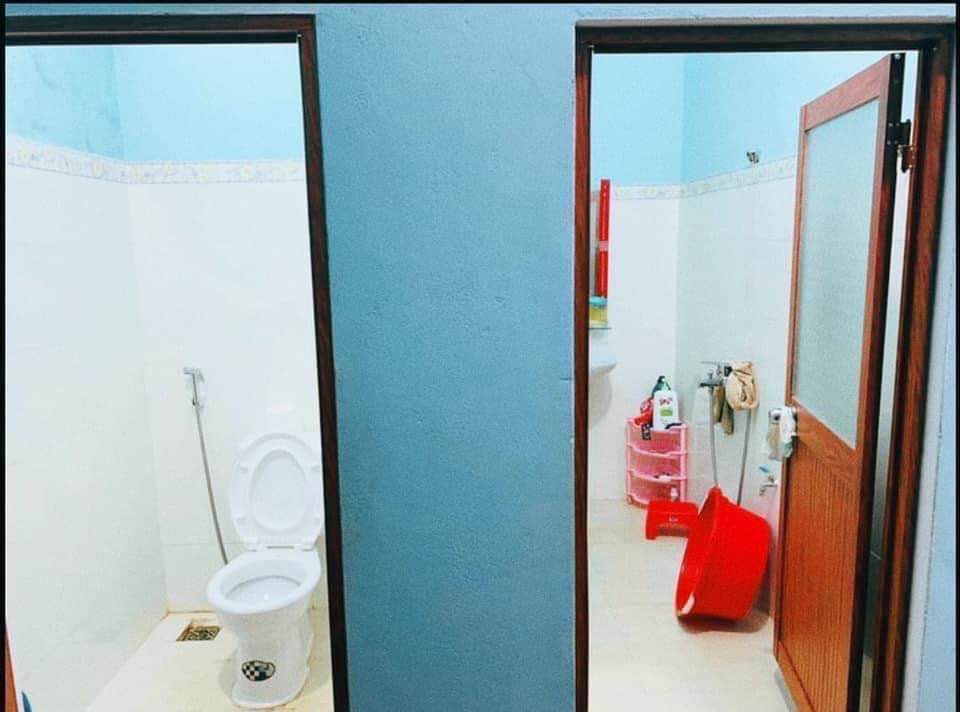 Nhà nguyên căn đường Lạc Long Quân, 92.5m² giá 1.8 triệu - Sẵn sàng cho thuê ngay!