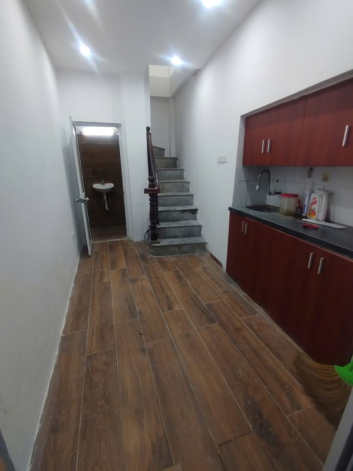 Nhà riêng Vĩnh Hưng, Hoàng Mai 30m² giá 1.98 tỷ - Kinh doanh nhỏ, ô tô vào tận nhà!