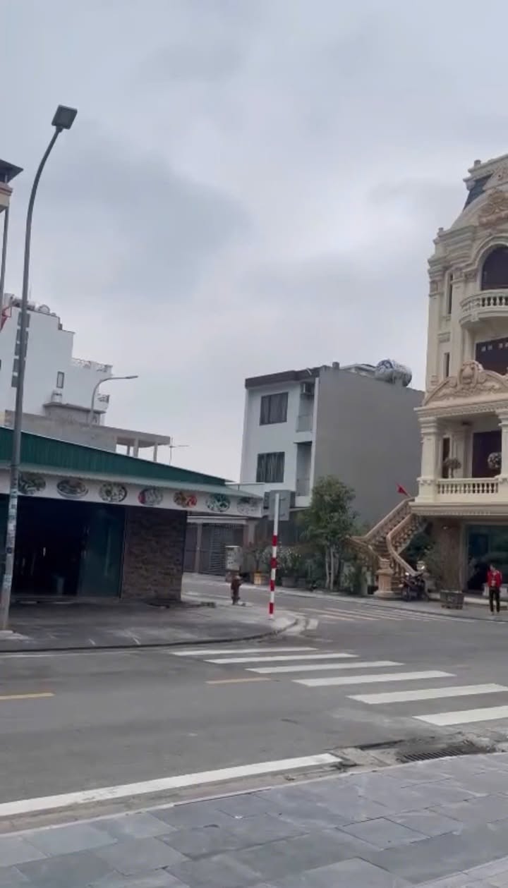 Nhà cho thuê 2 tầng phố Đặng Thùy Trâm Hạ Long 120m² - Phù hợp kinh doanh và ở ngay!