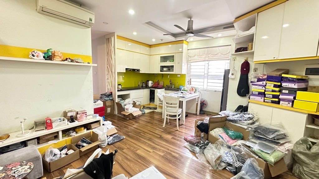 Căn hộ góc Vinaconex Trung Văn 65m² giá 5.99 tỷ - Vị trí đẹp, tiện ích đầy đủ!