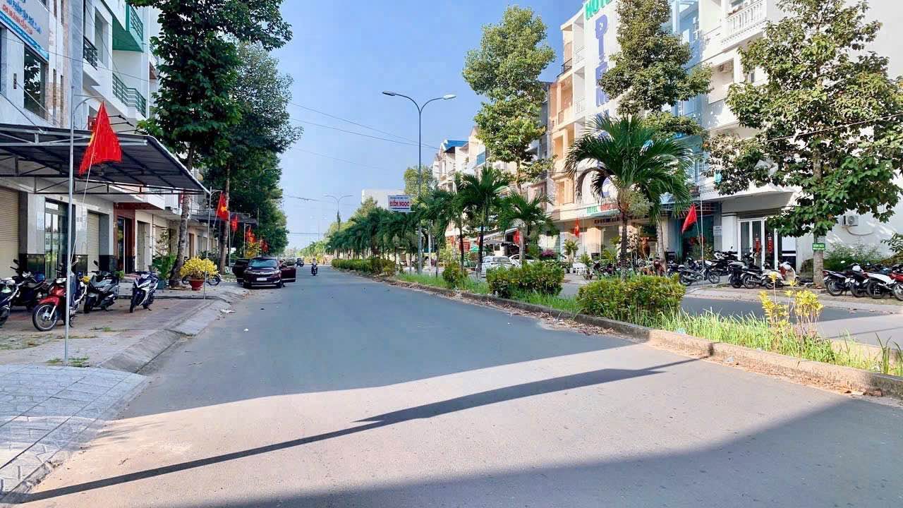 Shophouse 100m² đường Bùi Quang Trinh, Cần Thơ giá 5.8 tỷ - Vị trí đẹp, tiện kinh doanh!