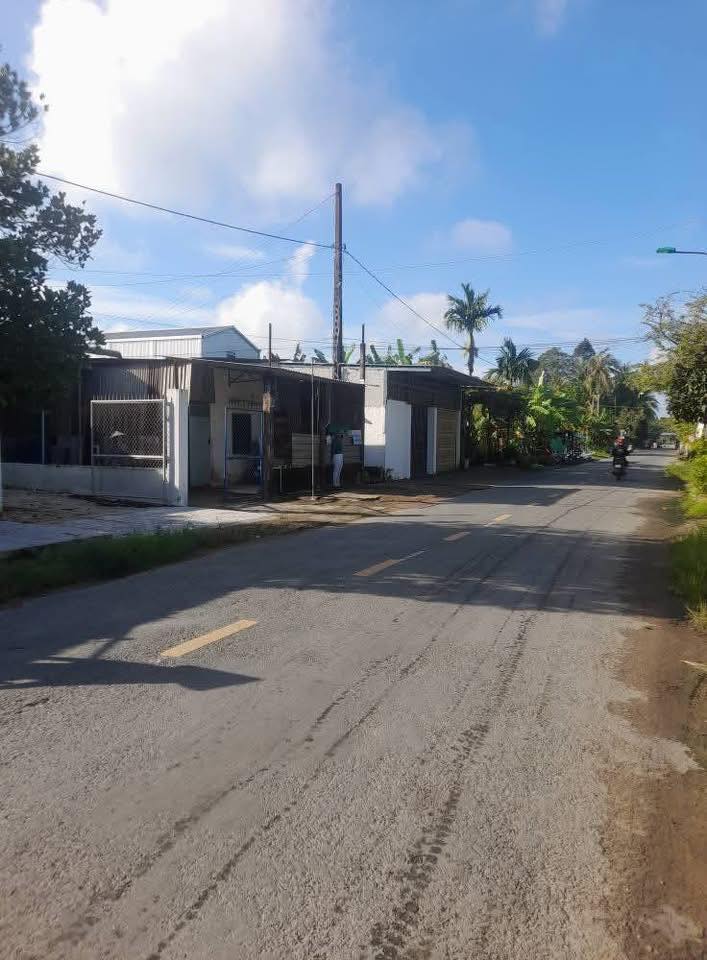 Nhà cấp 4 mặt tiền đường Nguyễn Chí Thanh, Cần Thơ 190m² giá chỉ 2.2 tỷ - Cơ hội đầu tư hấp dẫn!