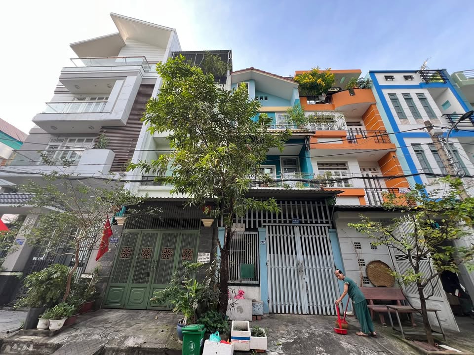 Nhà 4 tầng đường Quang Trung, Gò Vấp 160m² giá chỉ 9 tỷ - View công viên tuyệt đẹp!