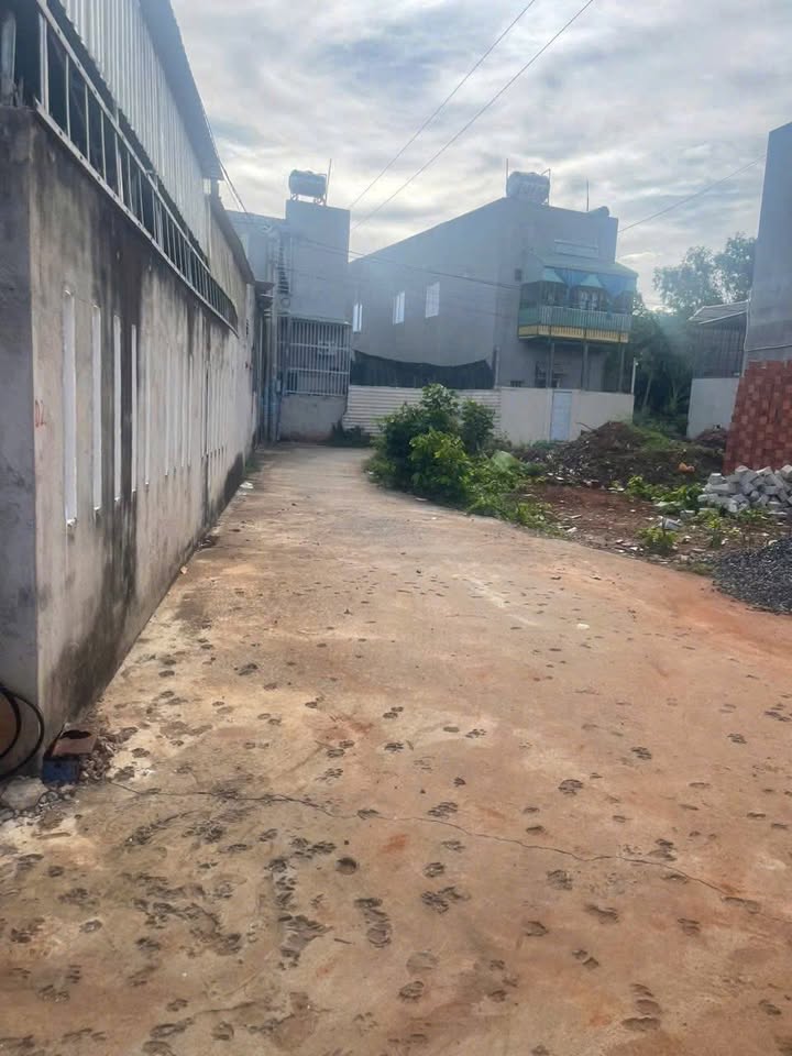 Đất Hòa Long Bà Rịa 80m² giá 1.25 tỷ - Gần chợ và tiện ích đầy đủ!