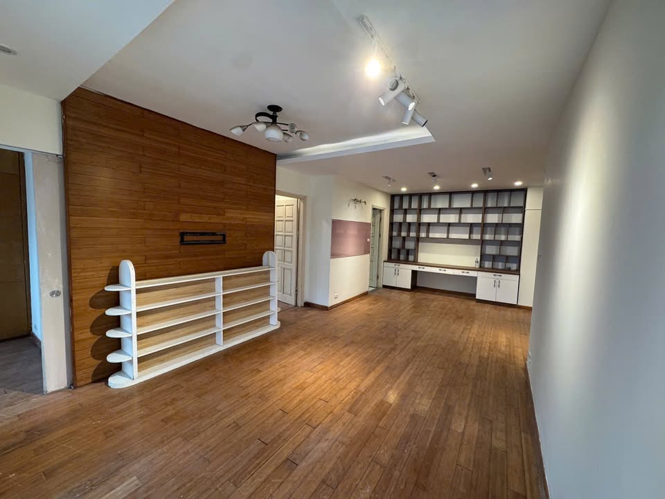 Căn hộ 3PN tại Cầu Giấy 114m² giá 16 triệu - Không gian sống lý tưởng cho gia đình!