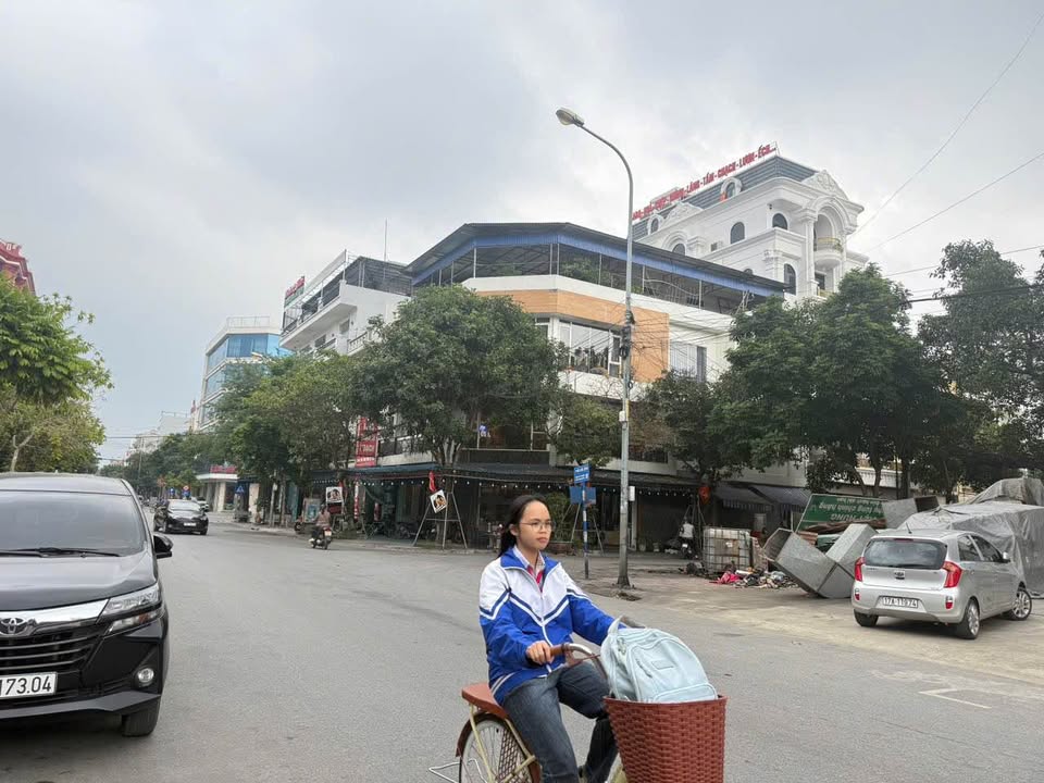 FrontHouse Thái Bình 180m² giá 20 tỷ - Vị trí đắc địa, kinh doanh tốt!