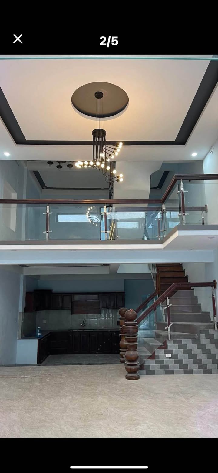Nhà 3 tầng Nghĩa Kỳ, 102m² giá chỉ 1 tỷ - Thiết kế hiện đại và tiện nghi!