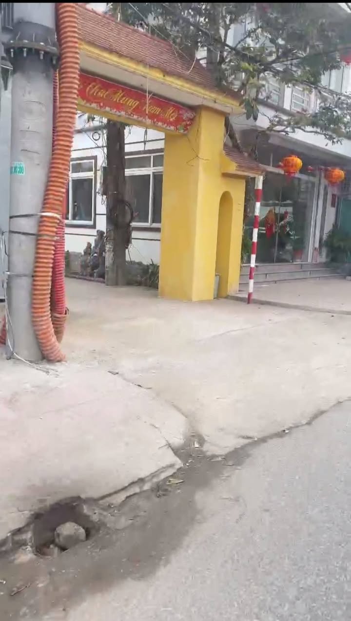 Nhà bán tại thị trấn Ninh Yên, Yên Khánh 200m² giá 2.4 tỷ - Ô tô vào tận sân!