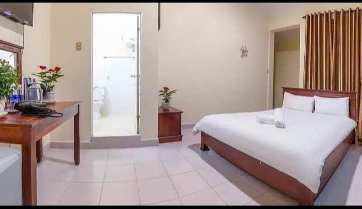 Cho thuê nhà nguyên căn mặt tiền Thông Thiên, Đà Lạt 9 phòng ngủ giá 38 triệu - Cơ hội kinh doanh lý tưởng!