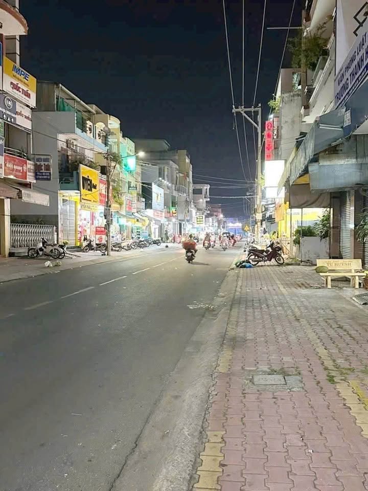 Nhà mặt tiền Nguyễn Đình Chiểu, Tân An 184m² giá 18.6 tỷ - Đầu tư sinh lời cao!