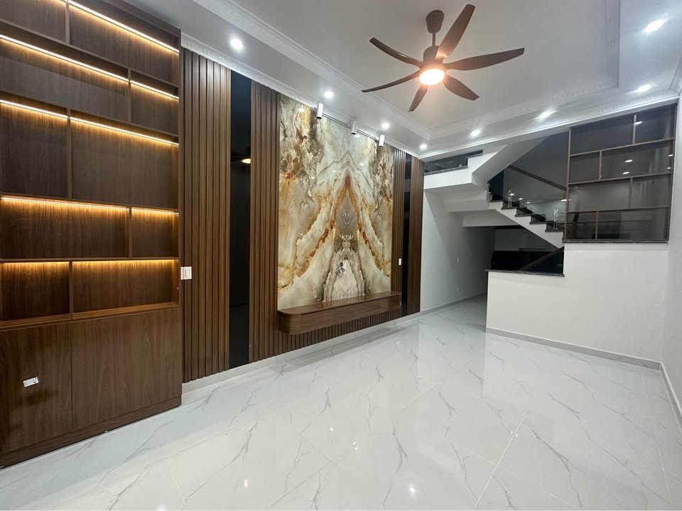 Nhà 4 tầng phường Lạch Tray 55m² giá 4.6 tỷ - Kinh doanh thuận lợi!