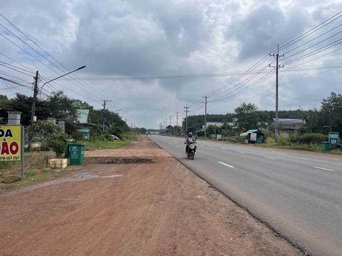 Đất mặt tiền Quốc lộ 14, Hòa Phú, 302m² - Cơ hội đầu tư hiếm có!