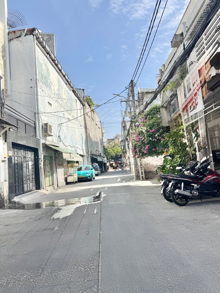 Nhà hẻm xe hơi thông Q10 57m² giá 9.8 tỷ - Pháp lý chuẩn sẵn sàng sang tên!