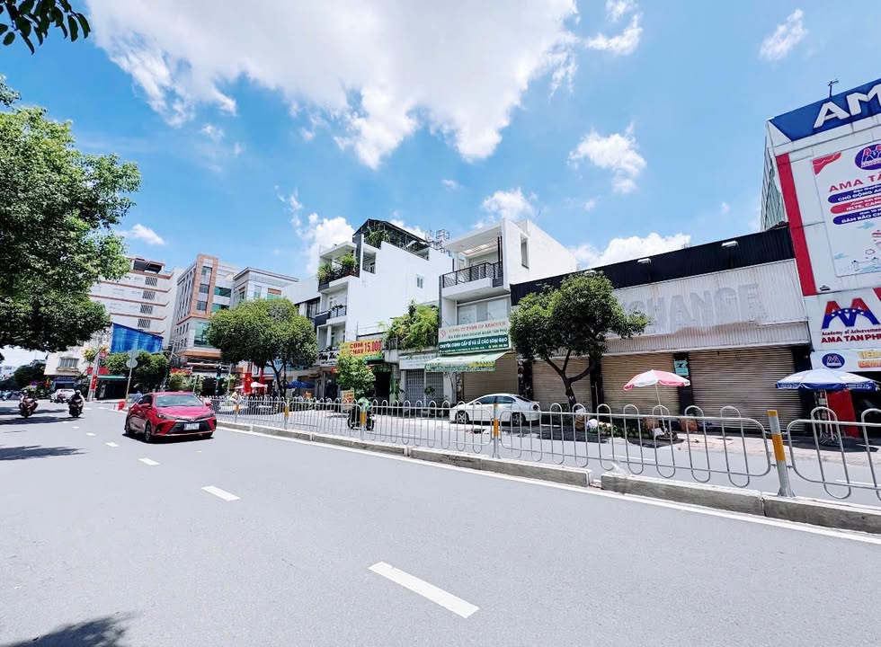 Nhà mặt tiền Nguyễn Sơn, Tân Phú 42m² giá 11.5 tỷ - Kinh doanh ngay!