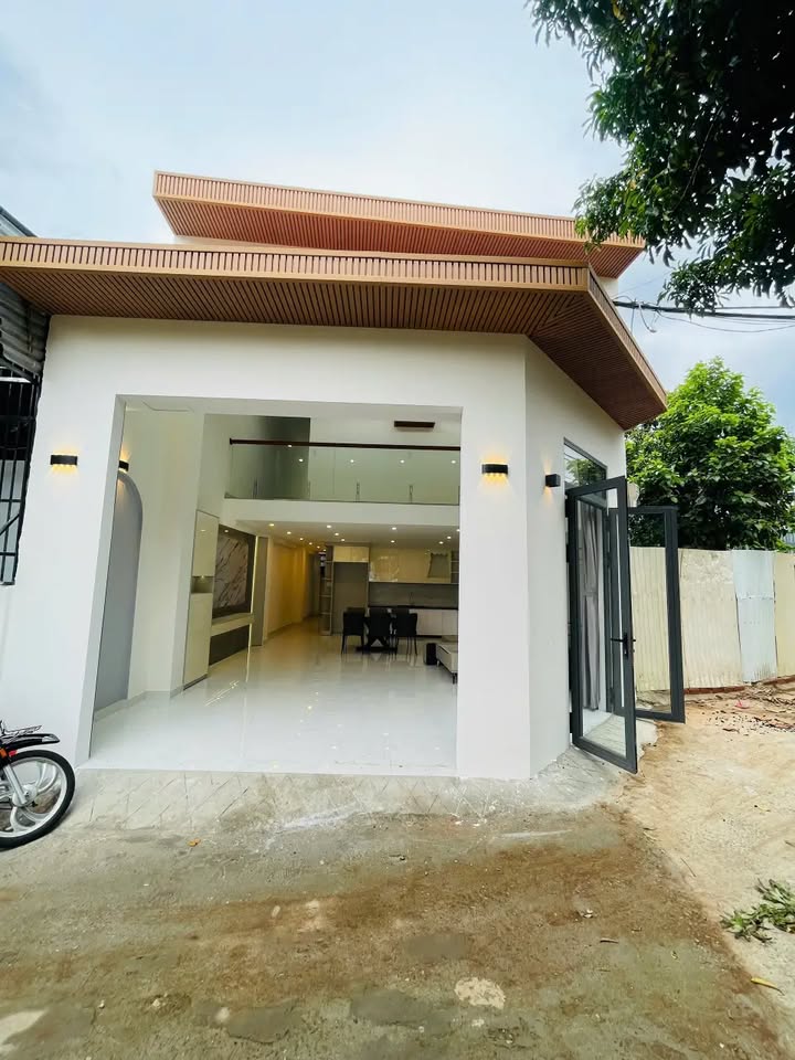 Nhà mới xây tại Pleiku 80m² giá 1.97 tỷ - Gần chợ Phù Đổng, tiện ích đầy đủ!