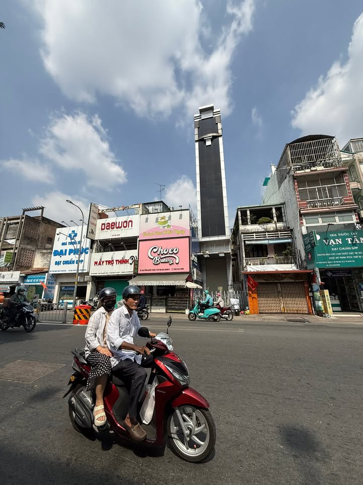 Nhà Mặt Tiền Trần Quốc Thảo, Quận 3 - 65m² giá 28.5 tỷ - Đang cho thuê 70 triệu/tháng!