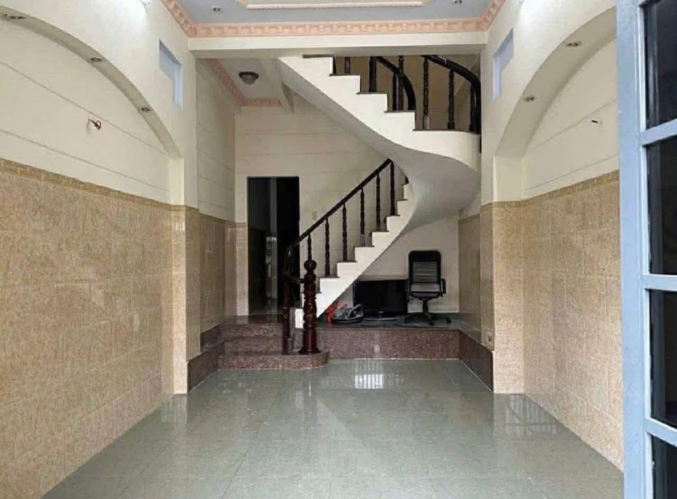 Bán nhà 3 tầng mặt tiền Lê Ngọc Hân, Vũng Tàu 60m² giá 8 tỷ - Chính chủ bán gấp!