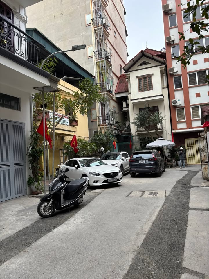 Nhà phố Vương Thừa Vũ, Thanh Xuân 51m² giá 15 tỷ - Vị trí đắc địa, cho thuê văn phòng lý tưởng!