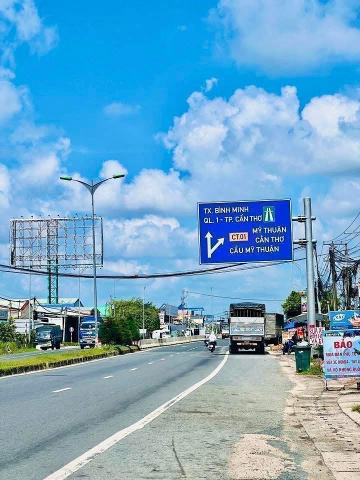 Đất nền Vĩnh Long 320m² giá 2.6 tỷ - Mặt tiền lộ nhựa, vị trí đắc địa!