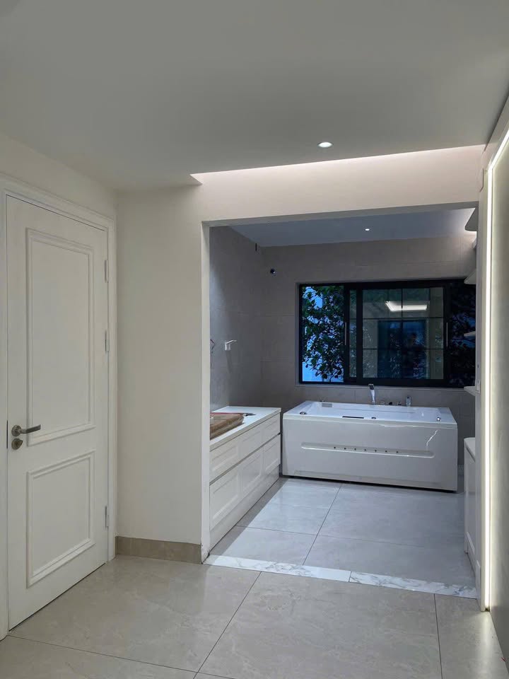 Nhà Ngọc Khánh Ba Đình 60m² giá 15.9 tỷ - Ô tô đỗ trước cửa, sẵn sàng vào ở!