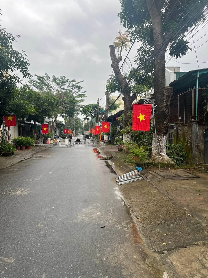 Đất mặt tiền Nguyễn Trung Trực, Quảng Ngãi 100m² giá 1.79 tỷ - Đầu tư sinh lợi ngay!