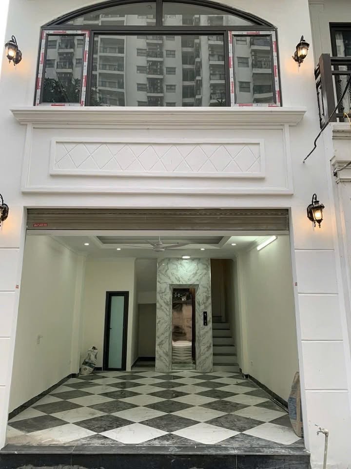 Nhà nguyên căn Phúc Lợi 3PN giá 13 triệu - Thích hợp cho văn phòng và gia đình