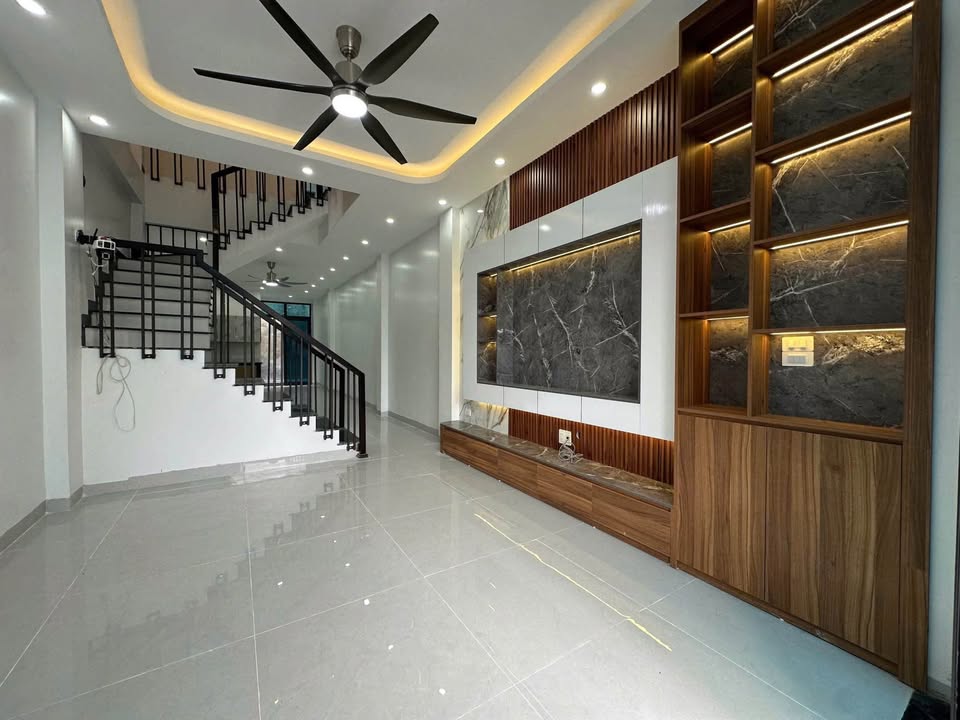 Nhà phố 3 tầng Quảng Hưng 80m² giá 4.5 tỷ - Thiết kế hiện đại, sát trường Lam Sơn!