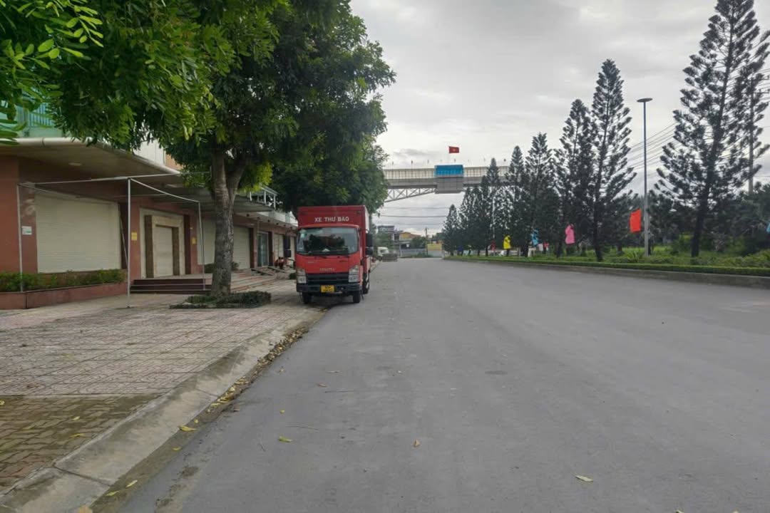 Đất nền KDC Phúc Long Bến Lức 100m² giá 1.55 tỷ - Sẵn sàng đầu tư!