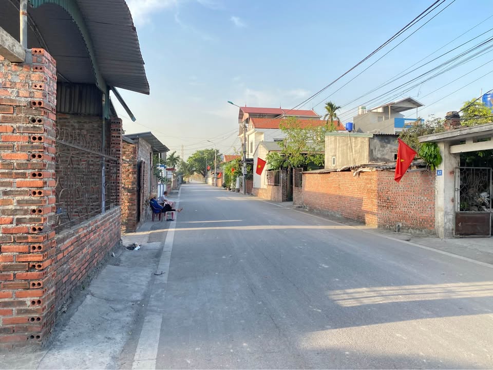 Đất nền lô góc 150,3m² tại Nội Hoàng Đông - Hoàng Quế chỉ 1,9 tỷ - Vị trí đắc địa!