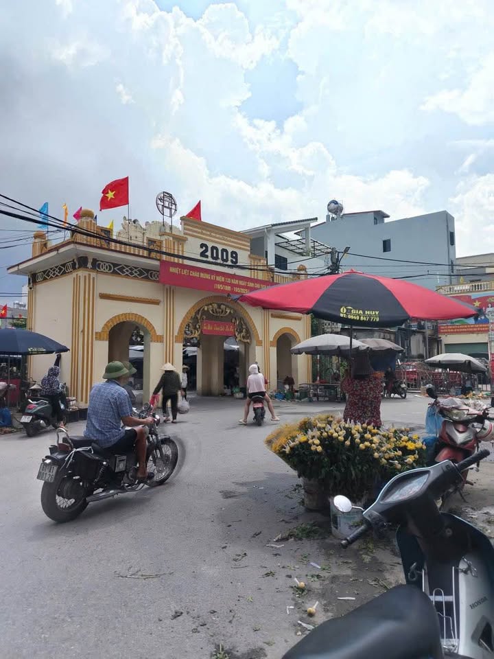 Đất kinh doanh Trạm Trôi 48m² giá chỉ 13 triệu - Sổ đỏ chính chủ, thuận tiện đầu tư!