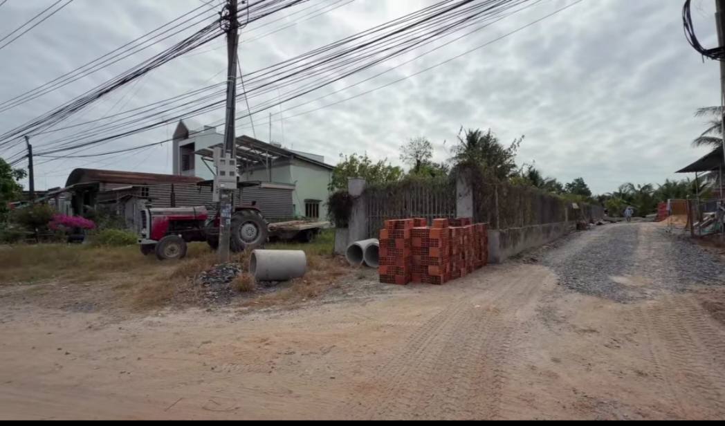 Đất mặt tiền đường Hùng Vương, Gò Dầu 210m² giá 3.2 tỷ - Lý tưởng cho kinh doanh!