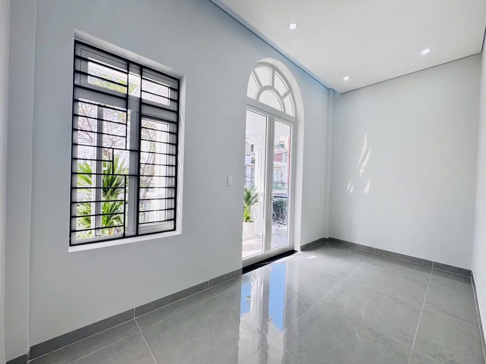 Biệt thự phố Tân cổ điển Đặng Huy Tá, 170m² giá 7,35 tỷ - Sân ô tô rộng rãi!