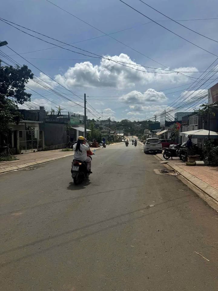 FrontHouse mặt tiền Hùng Vương quận Ba Đình 380m² giá 13 tỷ - Đầu tư sinh lời lý tưởng!