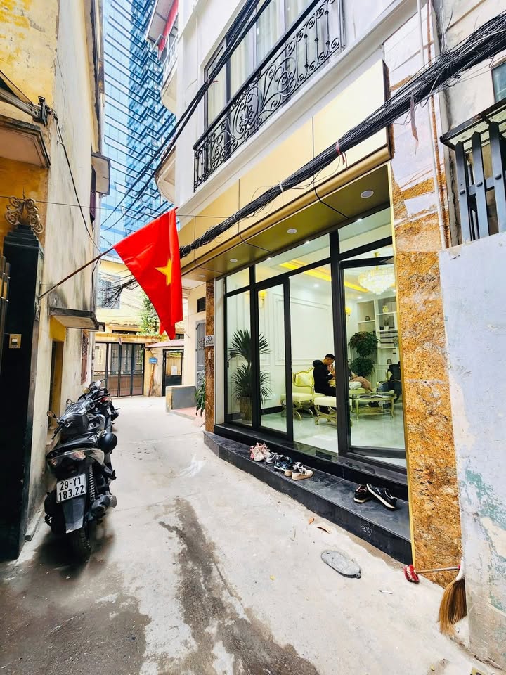 Nhà phân lô Thịnh Quang Đống Đa 47m² giá thỏa thuận - Thoáng sáng, ô tô gần cửa!