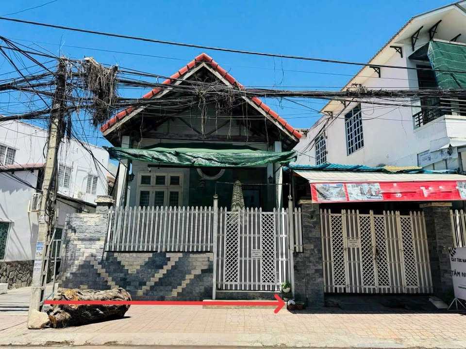 Nhà góc 2 mặt tiền cho thuê tại Hương Lộ Ngọc Hiệp 97m² giá 13 triệu - Kinh doanh thuận lợi!