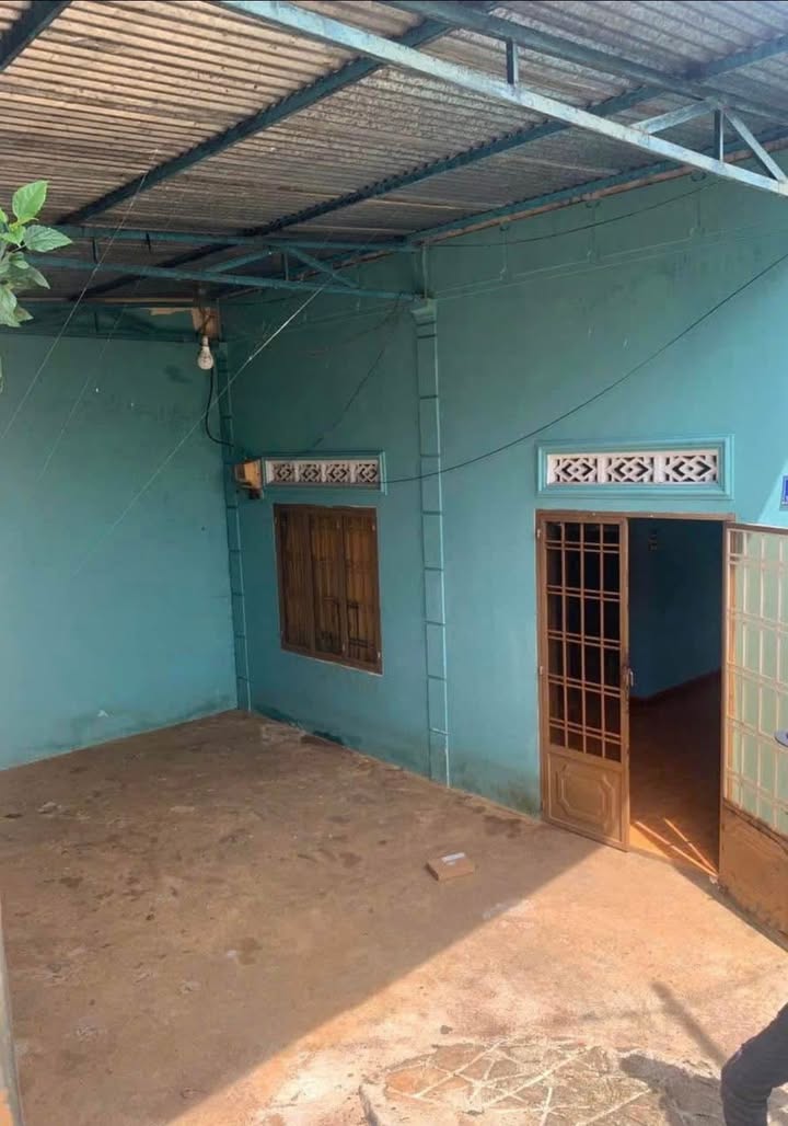 Nhà nguyên căn cho thuê mặt tiền Trần Quý Cáp Bảo Lộc 2000m² - Giá chỉ 2.5 triệu/tháng!