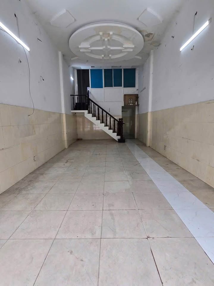 Nhà mặt tiền kinh doanh Lê Trọng Tấn, Bình Hưng Hòa 68m² giá 10 triệu - Phù hợp cho gia đình và kinh doanh!