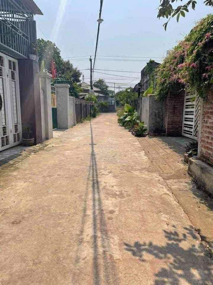 Nhà phố Bắc Lý, Đồng Hới 112.2m² giá 1.4 tỷ - Đường ô tô tránh nhau, khu dân cư đông đúc!