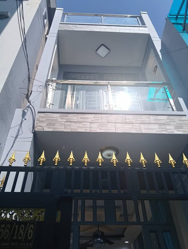 Nhà 2 tầng 67m² đường Bùi Minh Trực, quận 8 - Giá chỉ 5.3 tỷ!