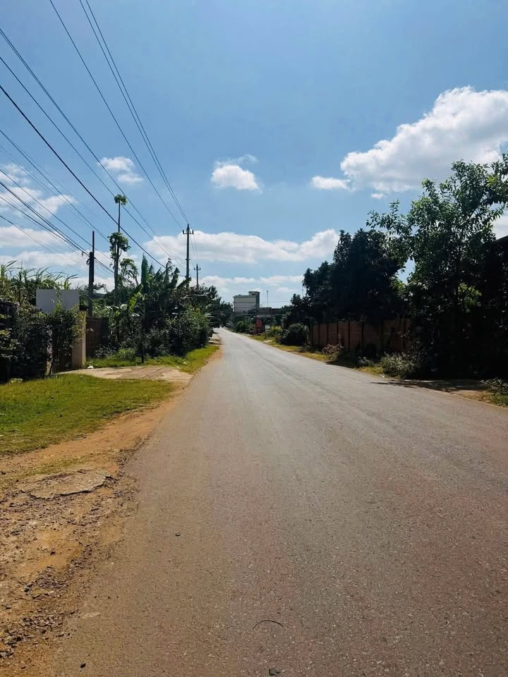 Đất nền Cư Êbur Buôn Ma Thuột 300m² giá 1.1 tỷ - Mặt tiền đường nhựa số 1