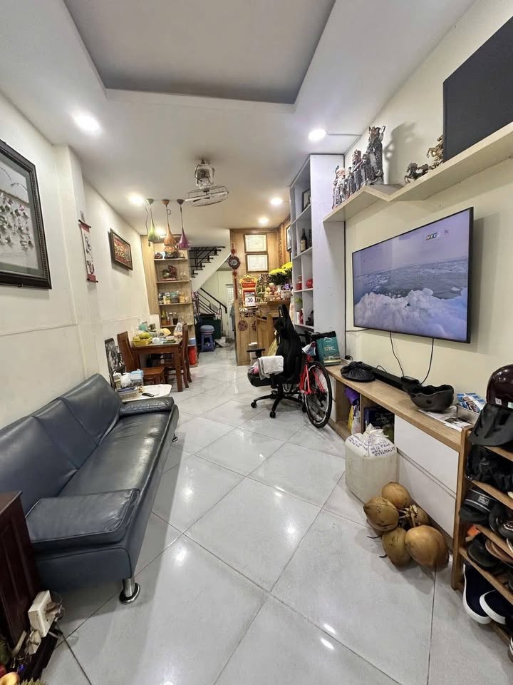 Nhà Đẹp 3 Tầng Trung Tâm Quận 5, 30m² - Giá 8 Tỷ Thương Lượng