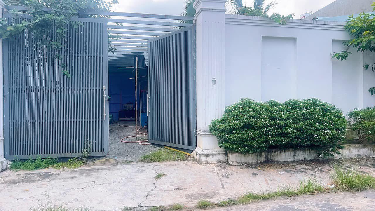 Đất Thới Hòa Bến Cát 176m² giá 2.3 tỷ - Có nhà nhỏ tặng kèm!