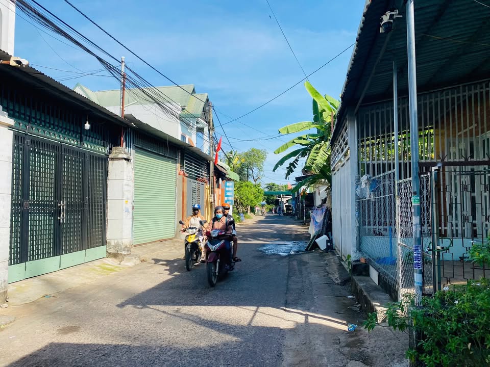 Nhà Gác Lửng 123m² Trảng Bom giá 2 tỷ - Mặt tiền kinh doanh sầm uất!