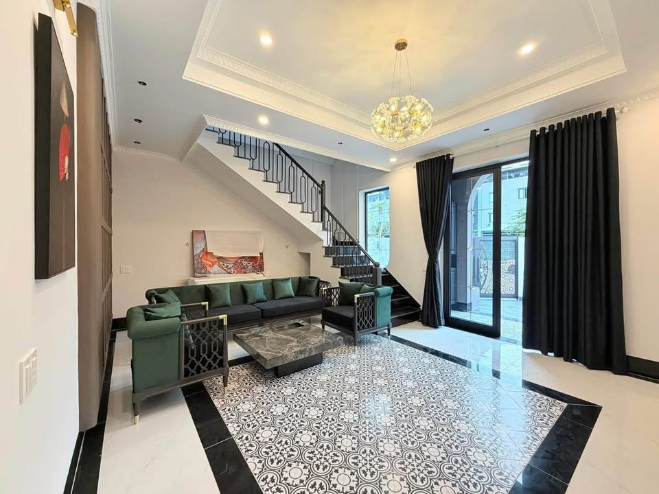 Nhà 2 tầng kiên cố phố Quang Thái B6 131m² giá 4 tỷ - Thiết kế hiện đại, nội thất đầy đủ!